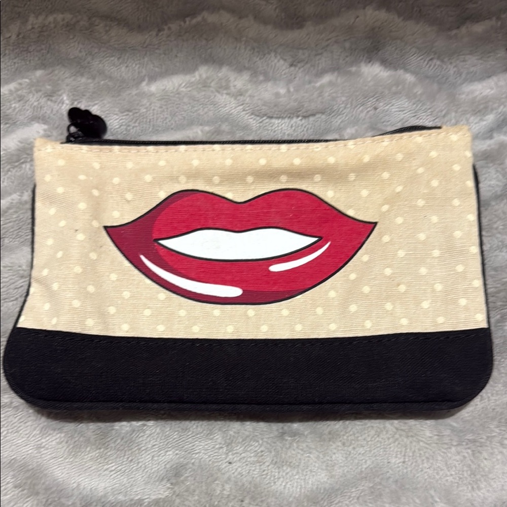 Stylish Black and Cream Lip Print Ipsy bag